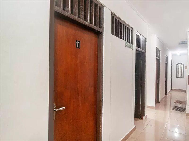 Oyo 2256 Danysa Guesthouse Jakarta Exterior photo