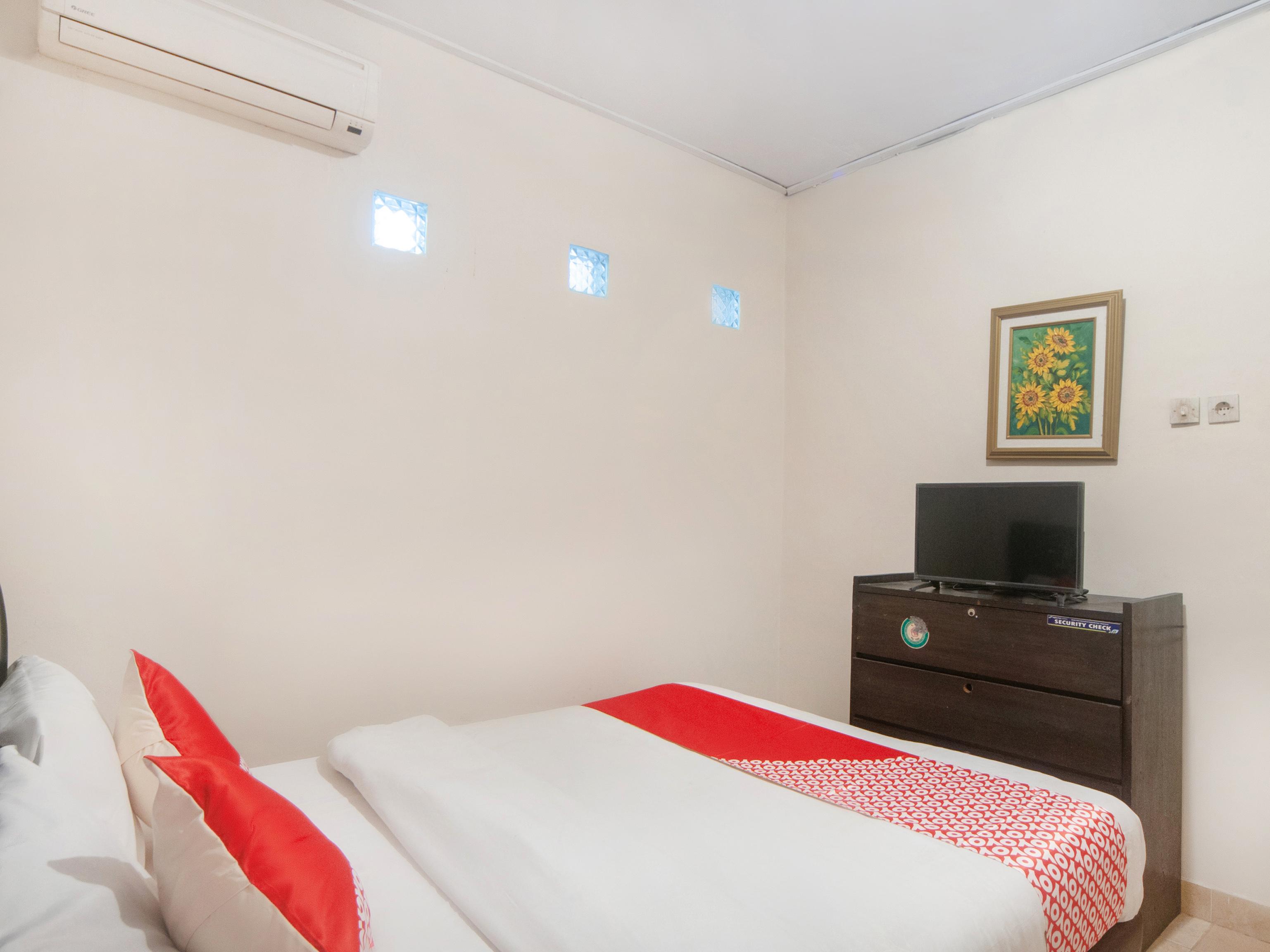 Oyo 2256 Danysa Guesthouse Jakarta Exterior photo