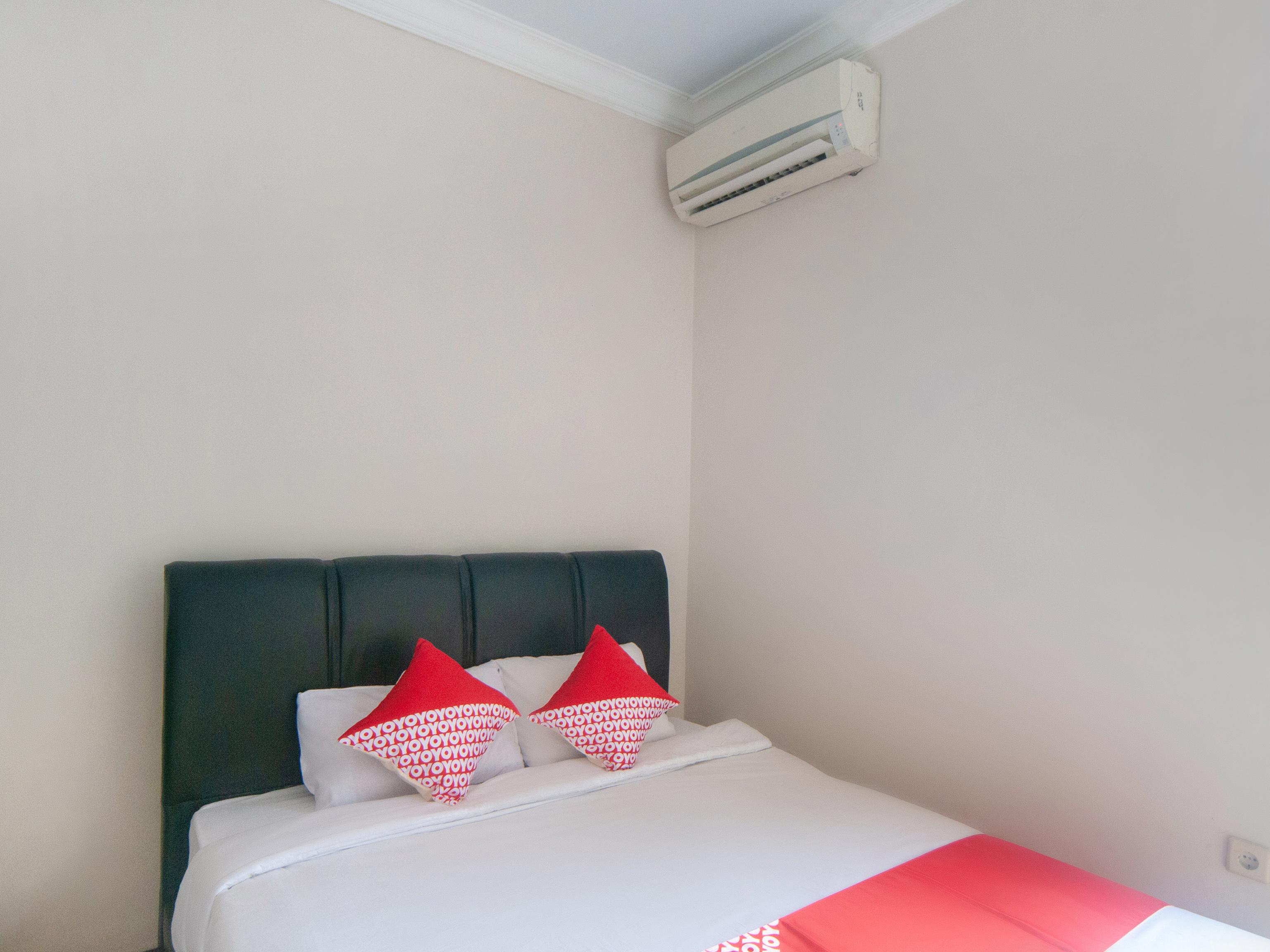 Oyo 2256 Danysa Guesthouse Jakarta Exterior photo