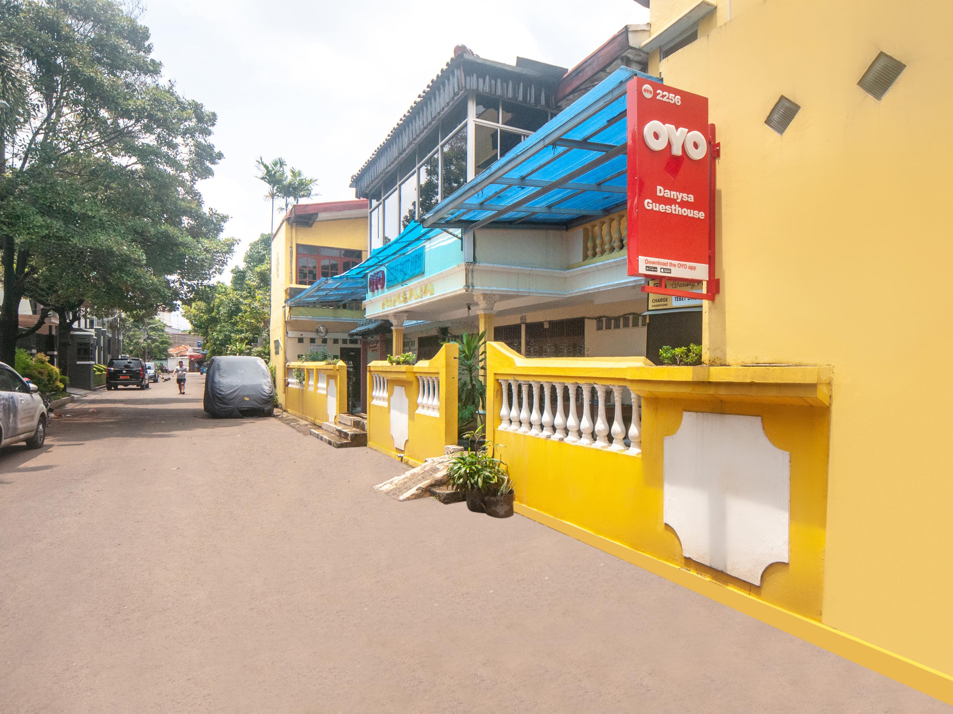 Oyo 2256 Danysa Guesthouse Jakarta Exterior photo