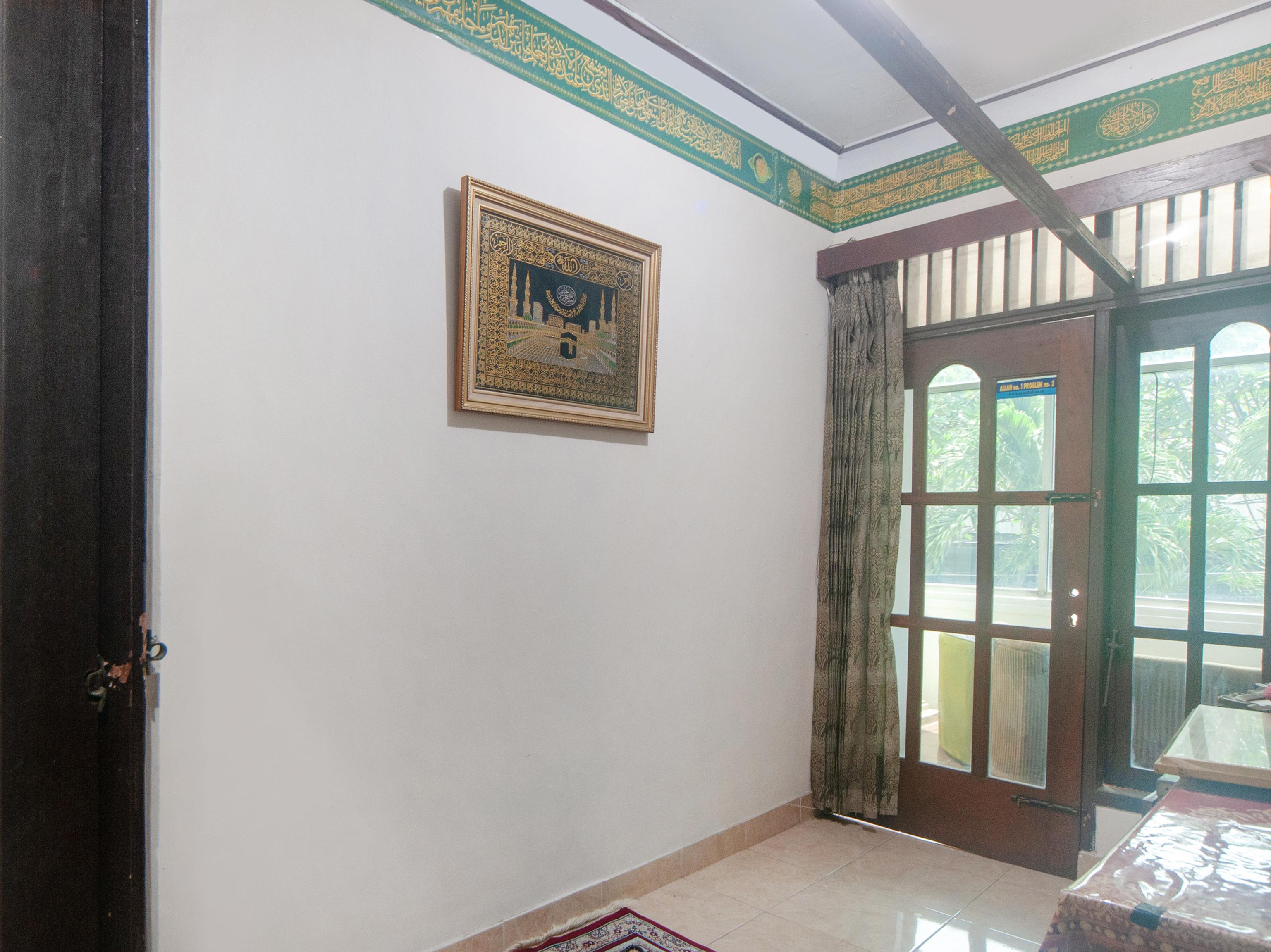 Oyo 2256 Danysa Guesthouse Jakarta Exterior photo
