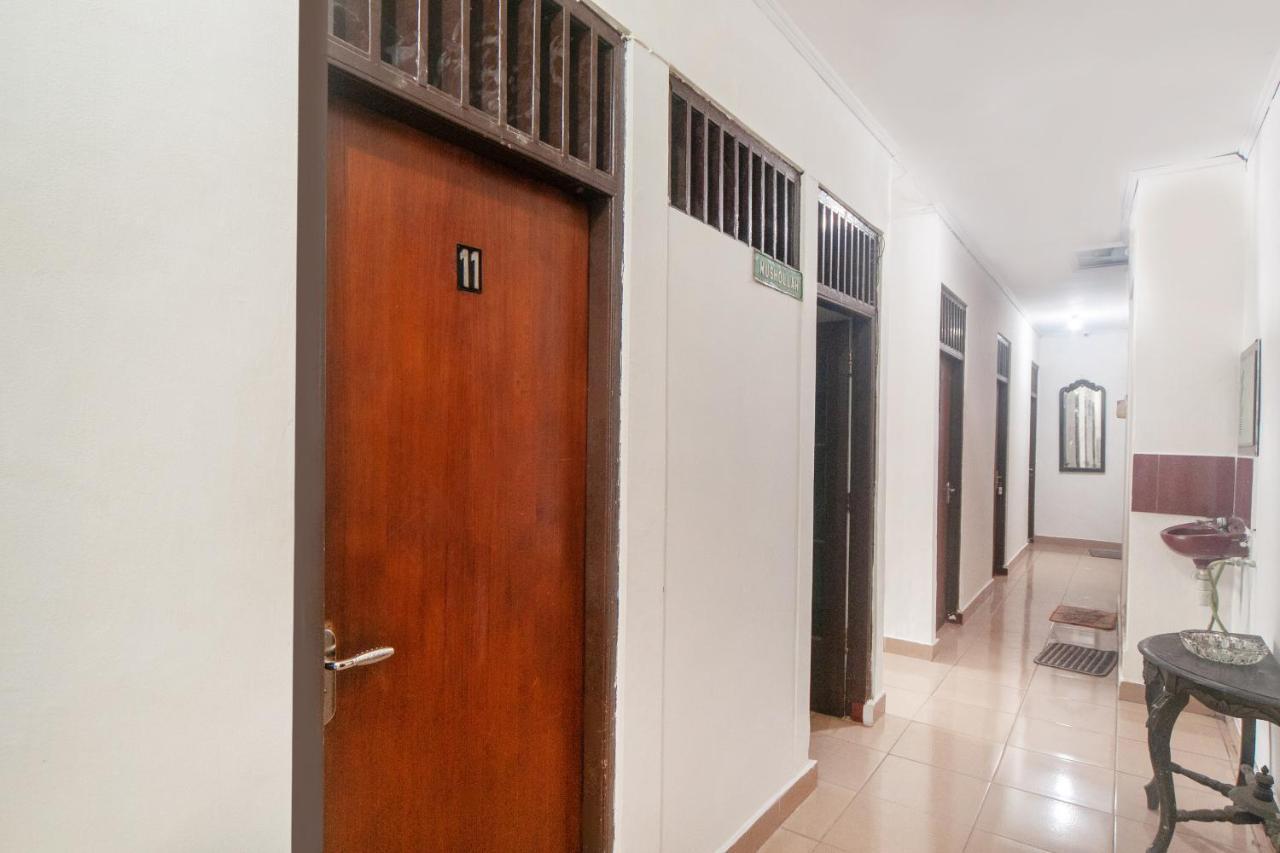 Oyo 2256 Danysa Guesthouse Jakarta Exterior photo